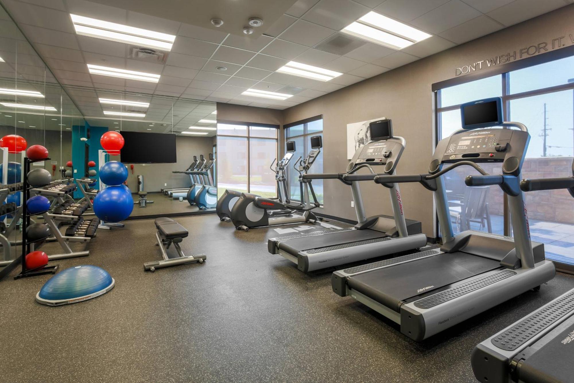 Fairfield Inn & Suites By Marriott Cheyenne Southwest/Downtown Area Bagian luar foto