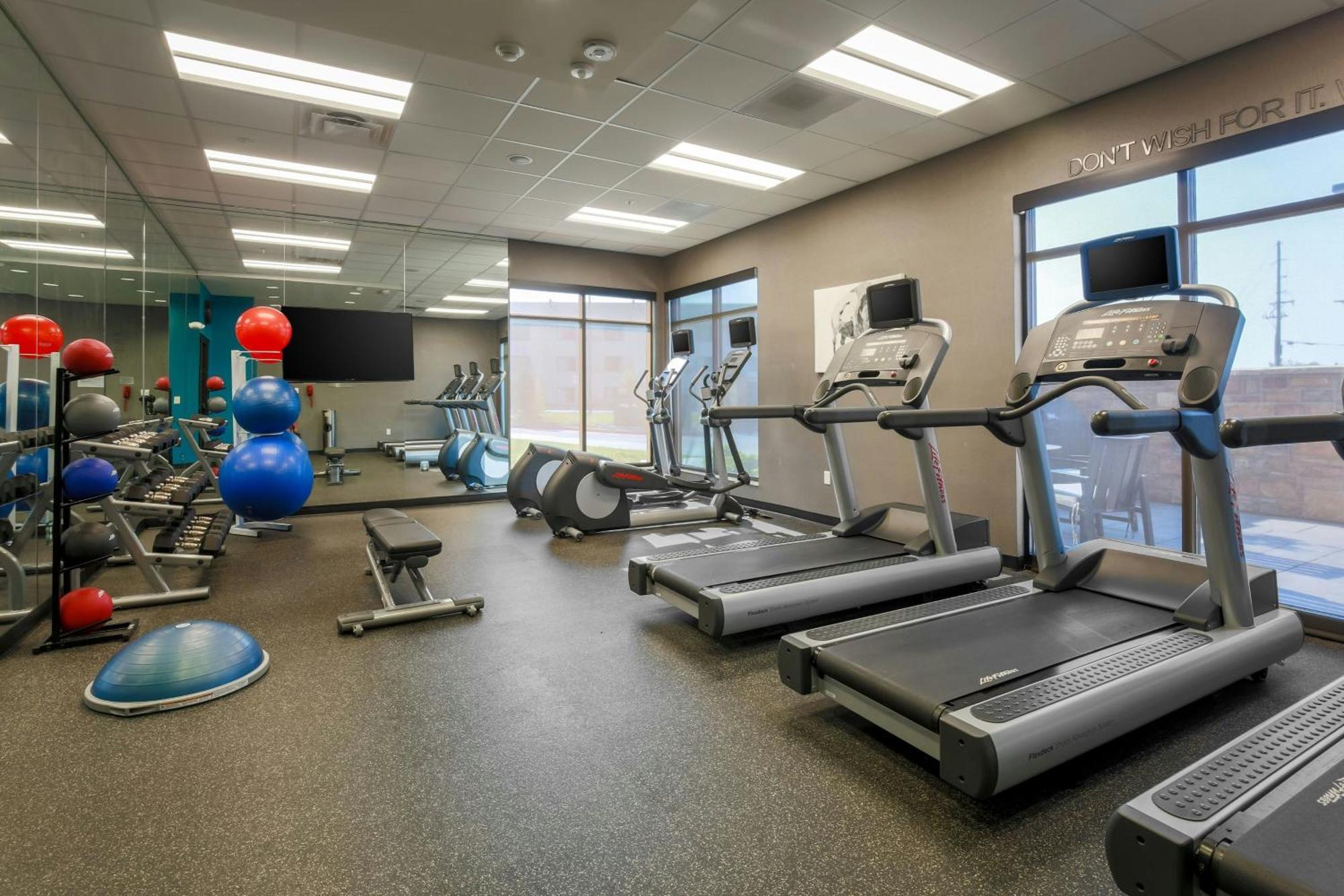 Fairfield Inn & Suites By Marriott Cheyenne Southwest/Downtown Area Bagian luar foto